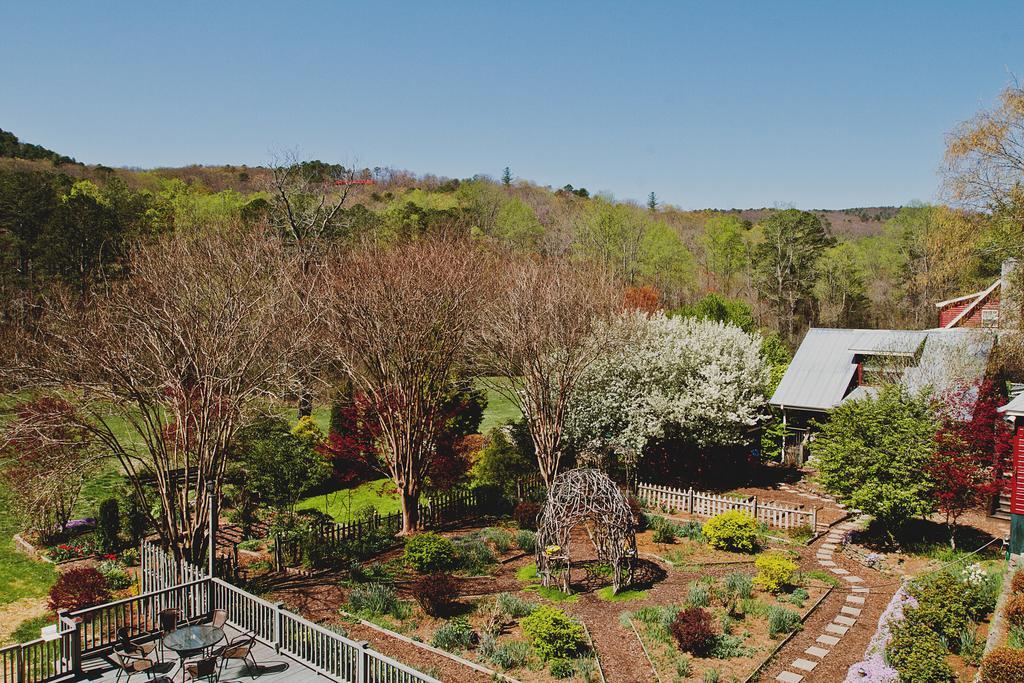 Glen-Ella Springs Hotel & Restaurant Clarkesville Exterior photo