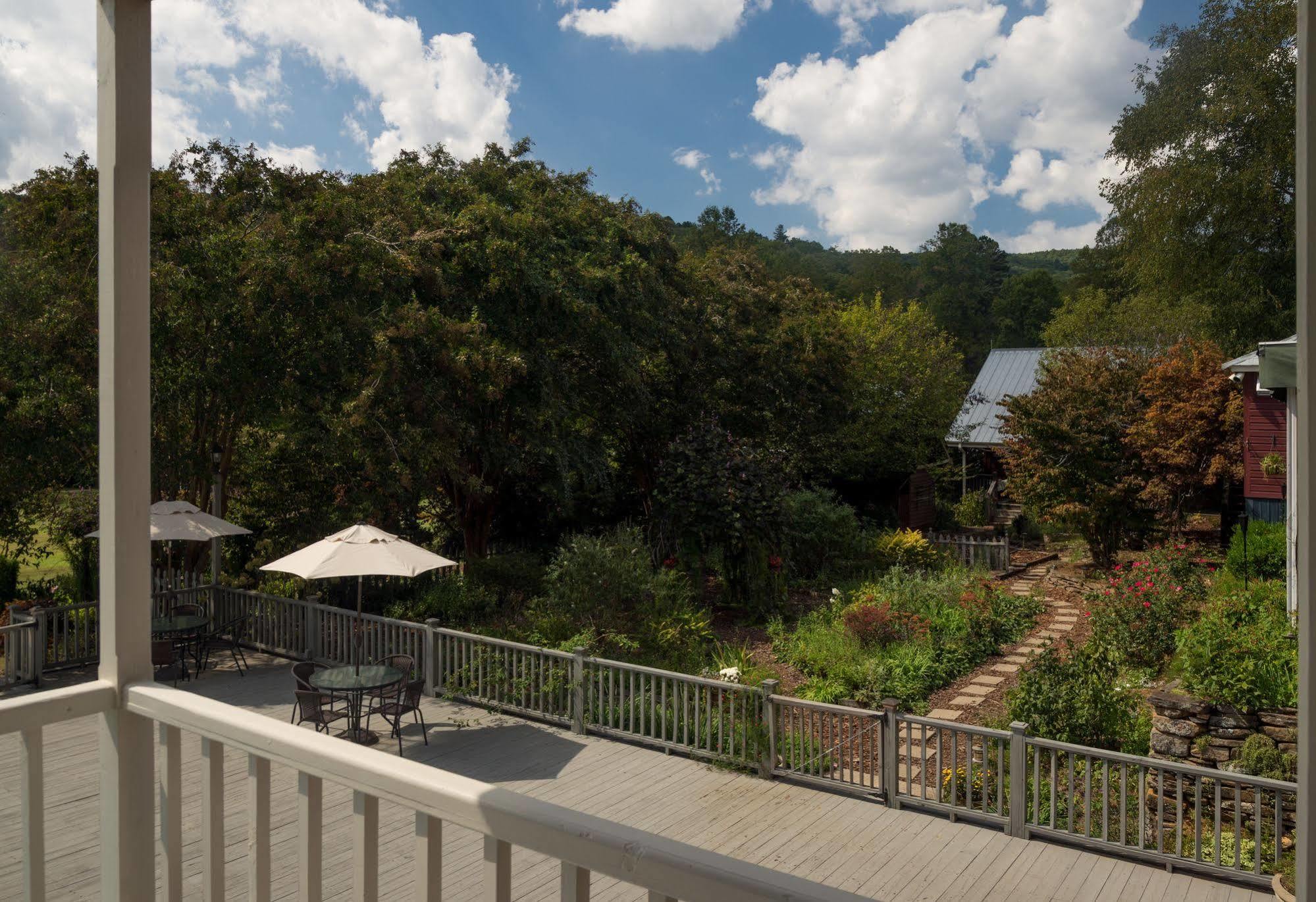 Glen-Ella Springs Hotel & Restaurant Clarkesville Exterior photo